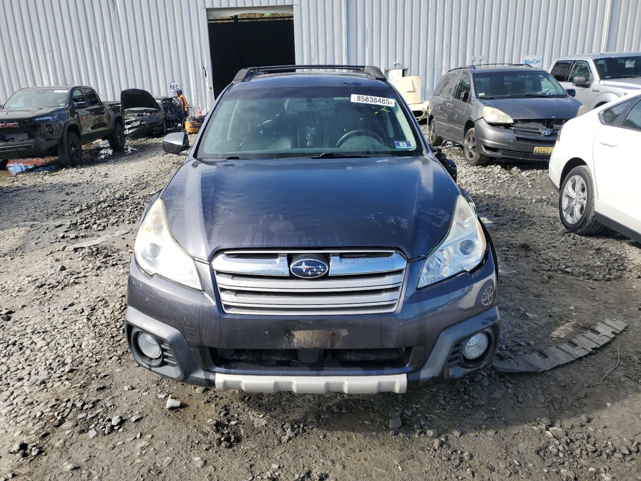 2013 SUBARU Outback