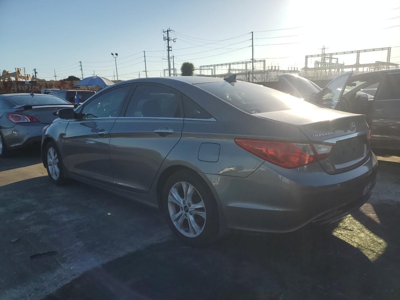 2011 HYUNDAI SONATA