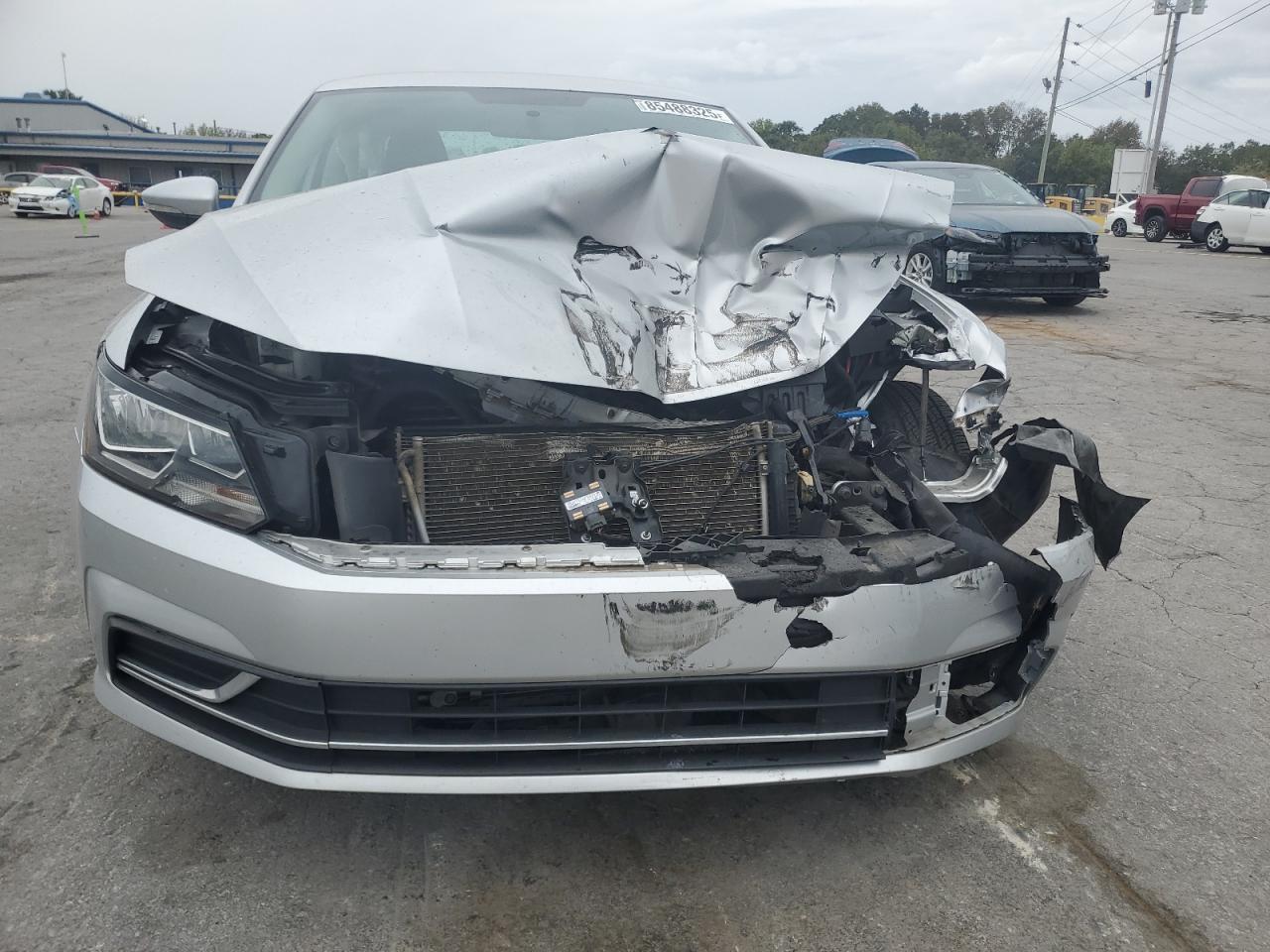 2017 VOLKSWAGEN Passat