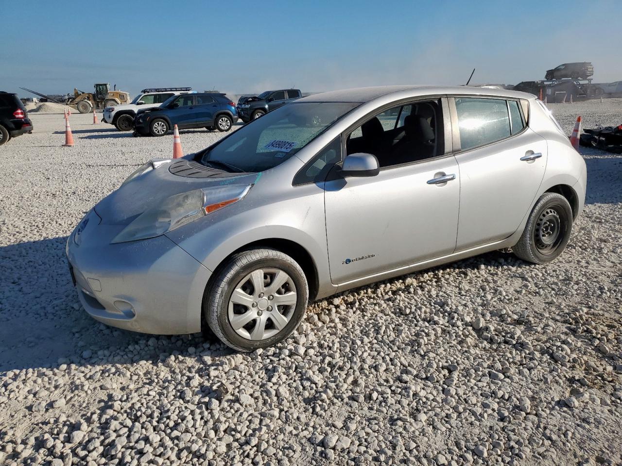 2015 NISSAN LEAF