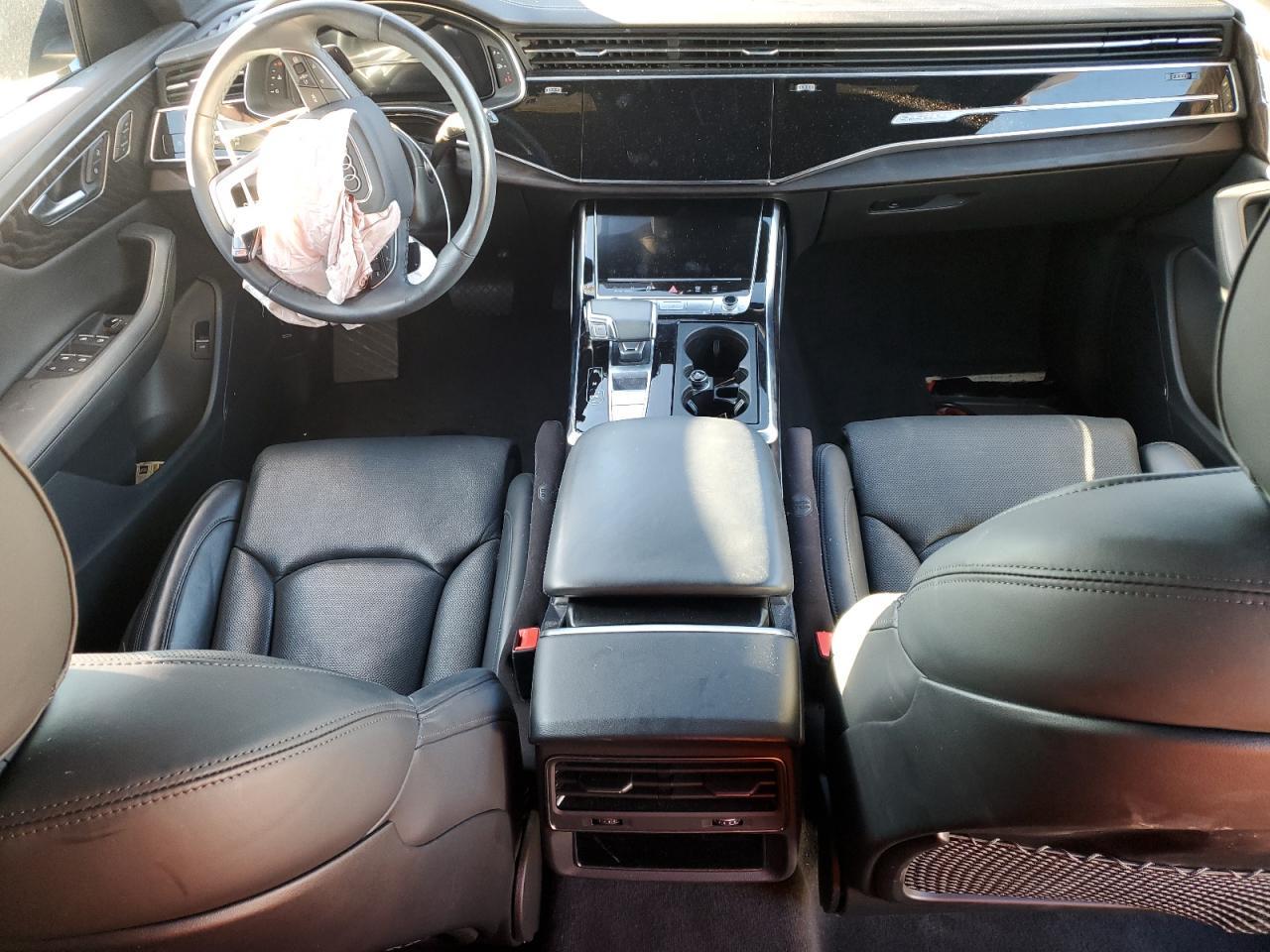 2023 AUDI Q8