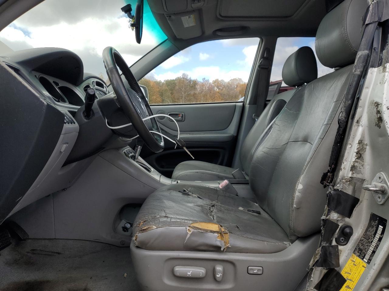 2004 TOYOTA HIGHLANDER
