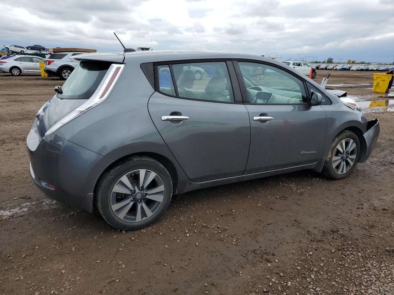 2017 NISSAN LEAF