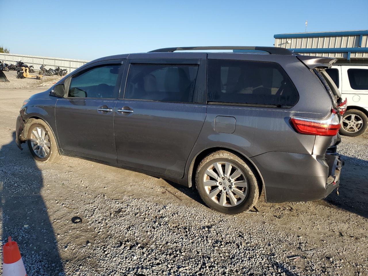 2015 TOYOTA SIENNA