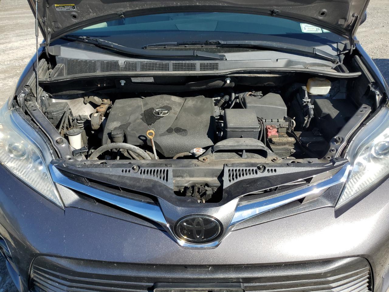2018 TOYOTA SIENNA