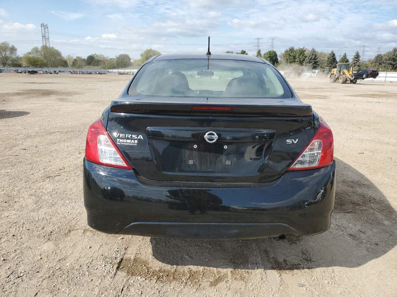2017 NISSAN VERSA