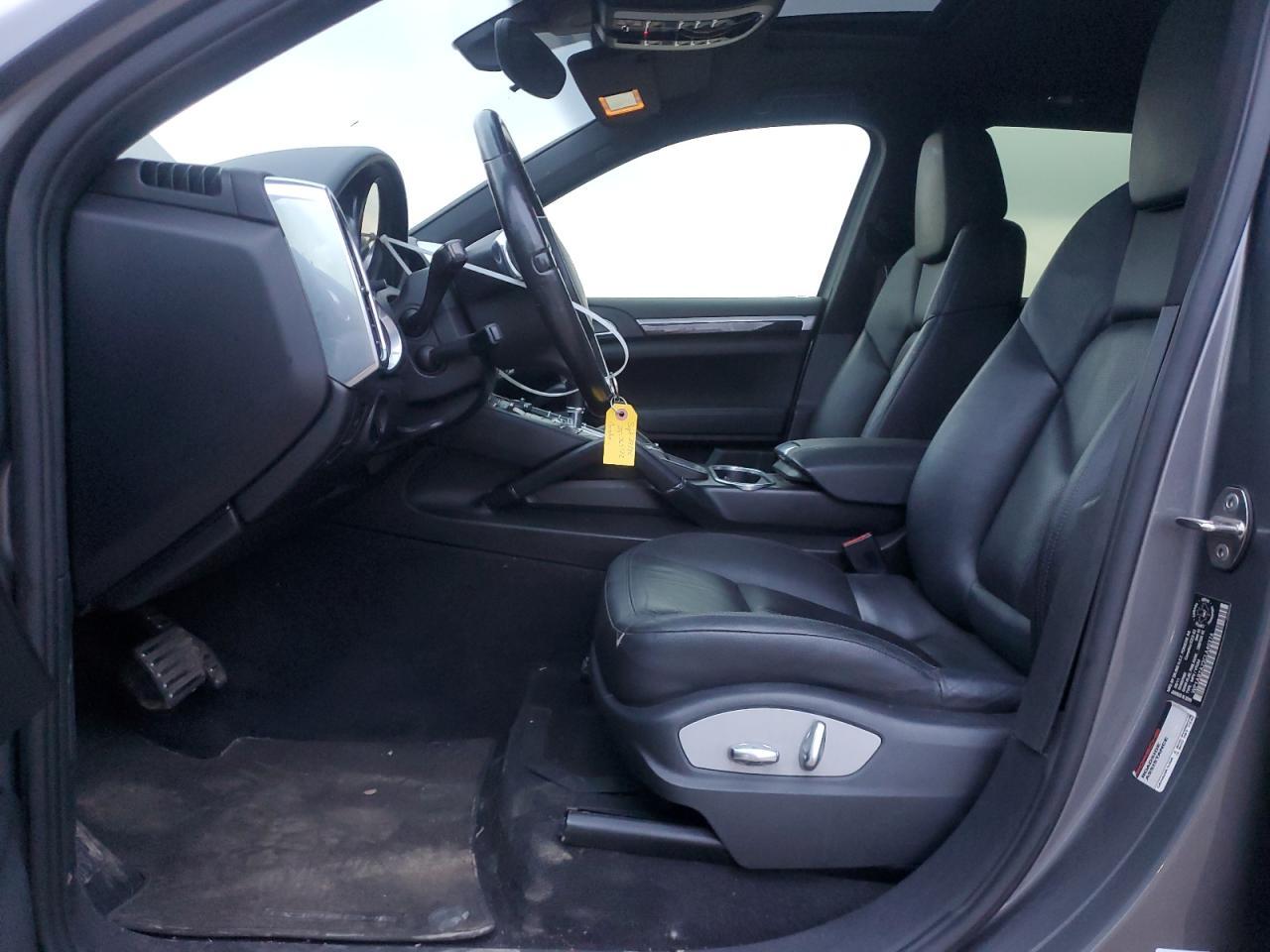 2012 PORSCHE CAYENNE