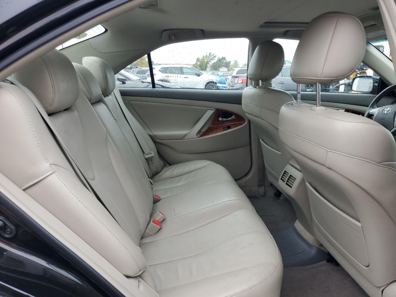 2011 TOYOTA CAMRY