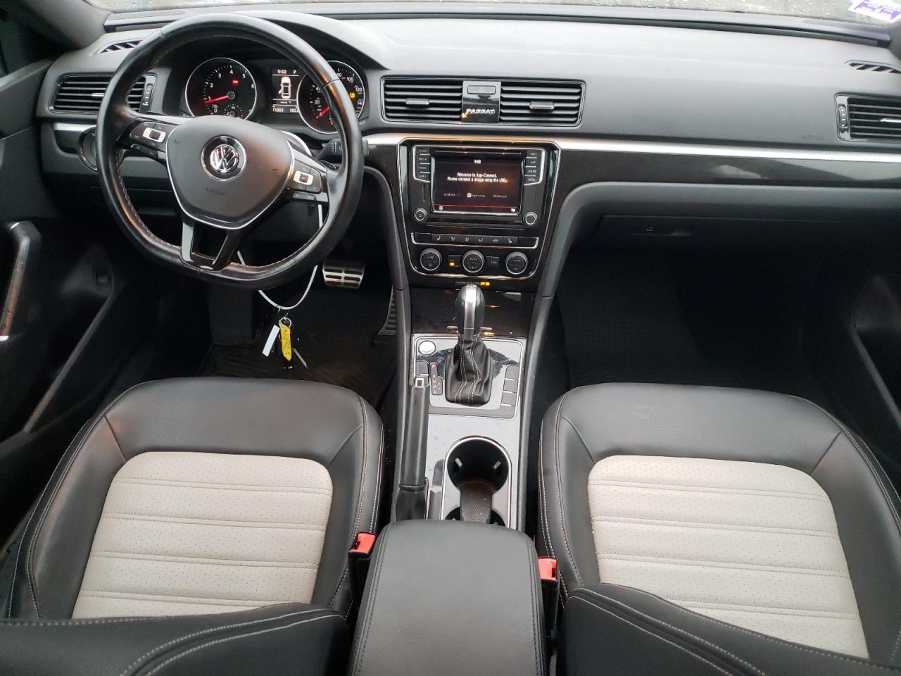 2018 VOLKSWAGEN Passat