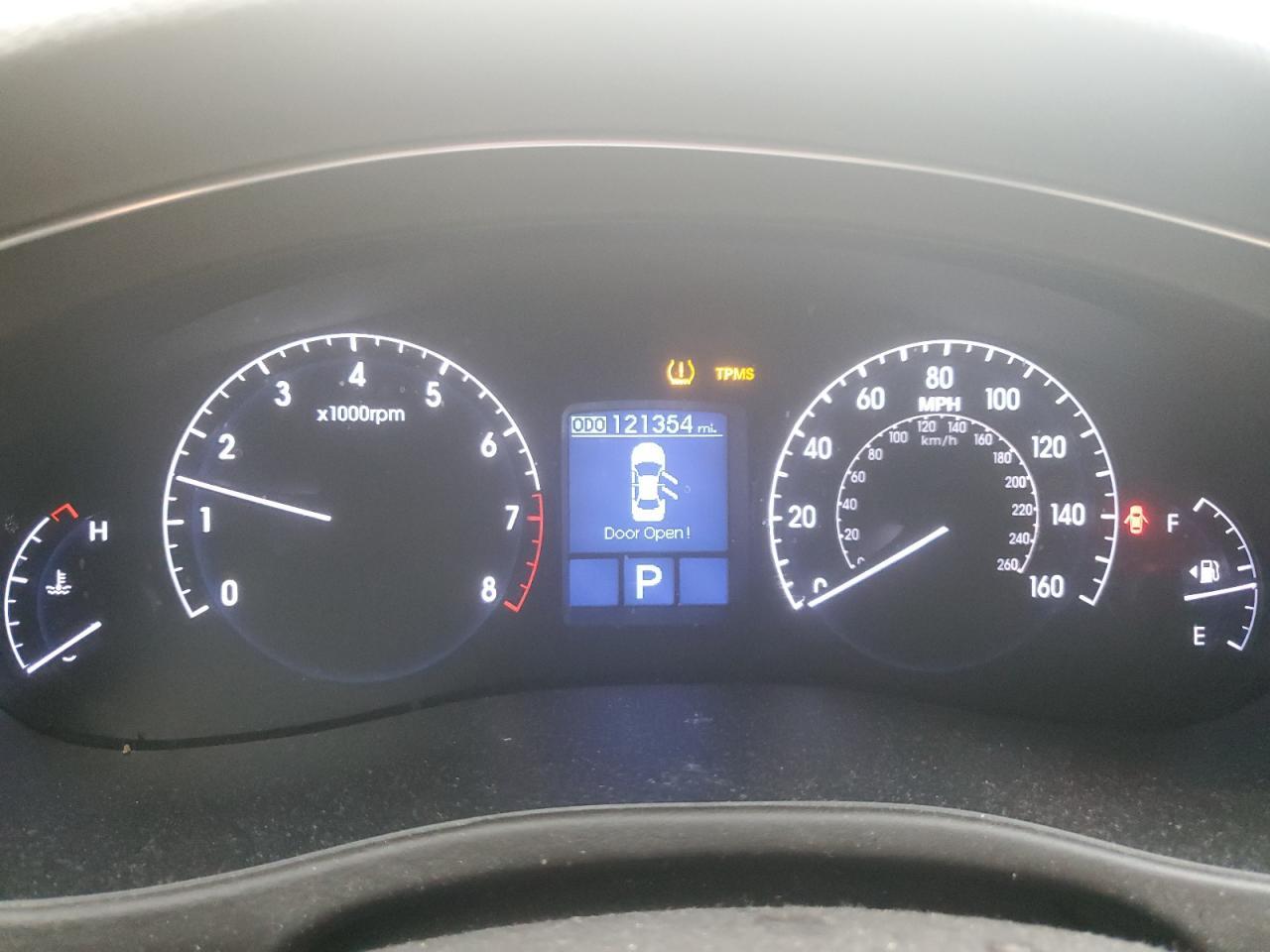 2013 HYUNDAI GENESIS