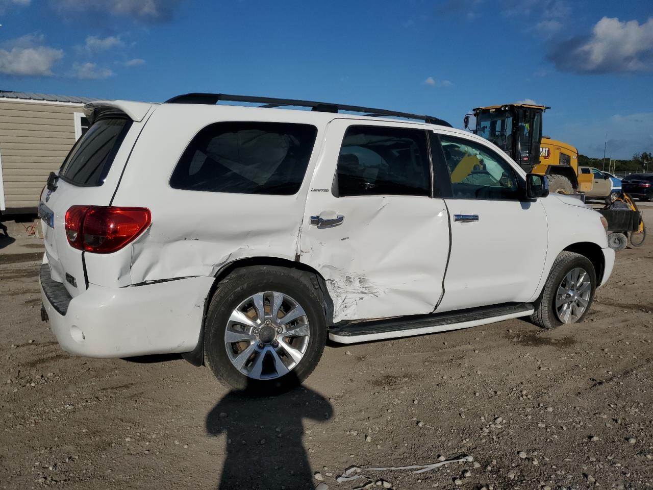 2012 TOYOTA Sequoia