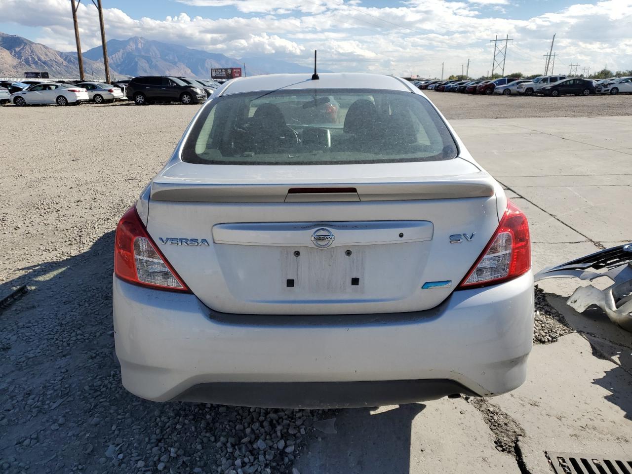 2016 NISSAN VERSA