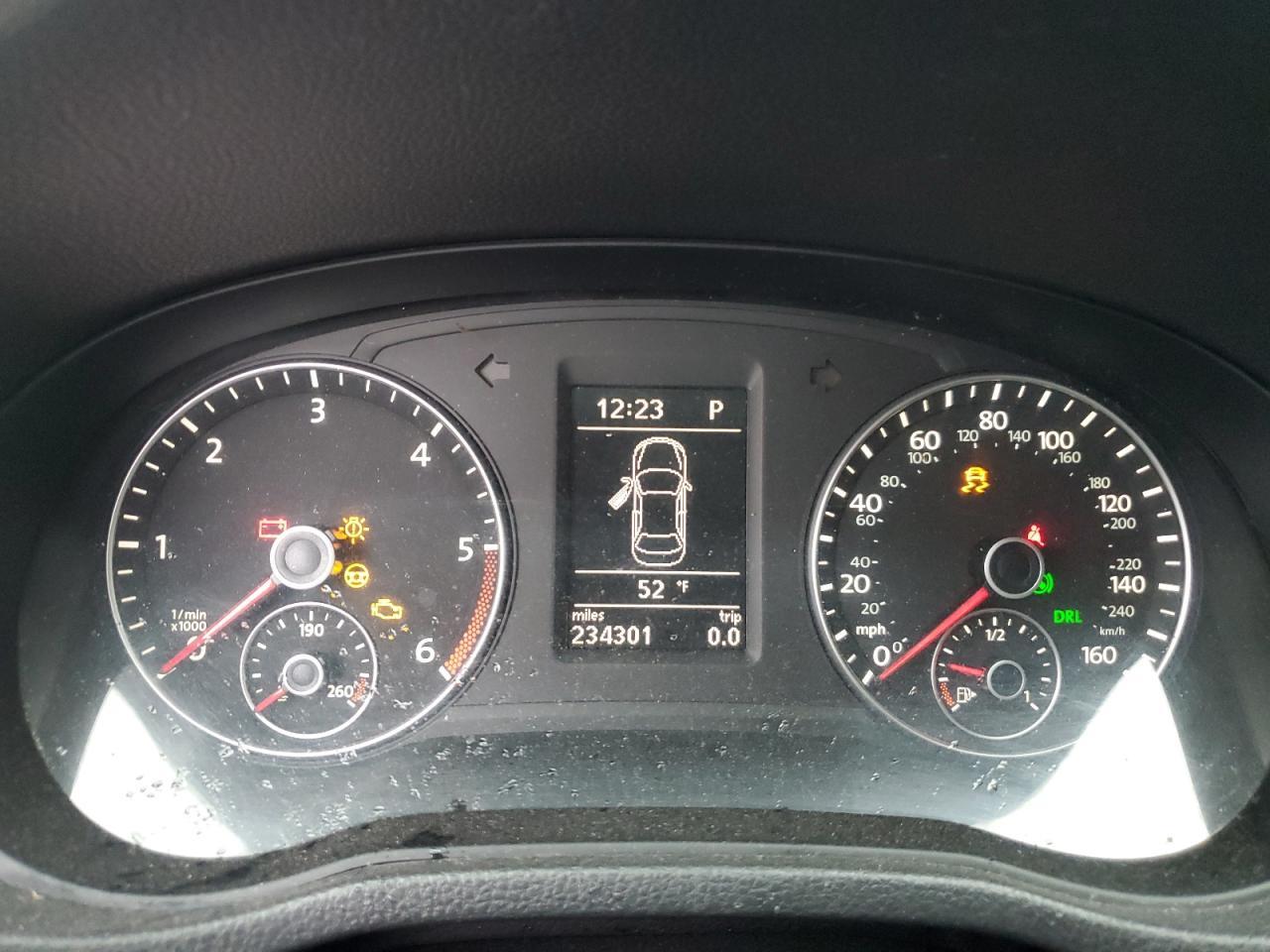 2012 VOLKSWAGEN Passat