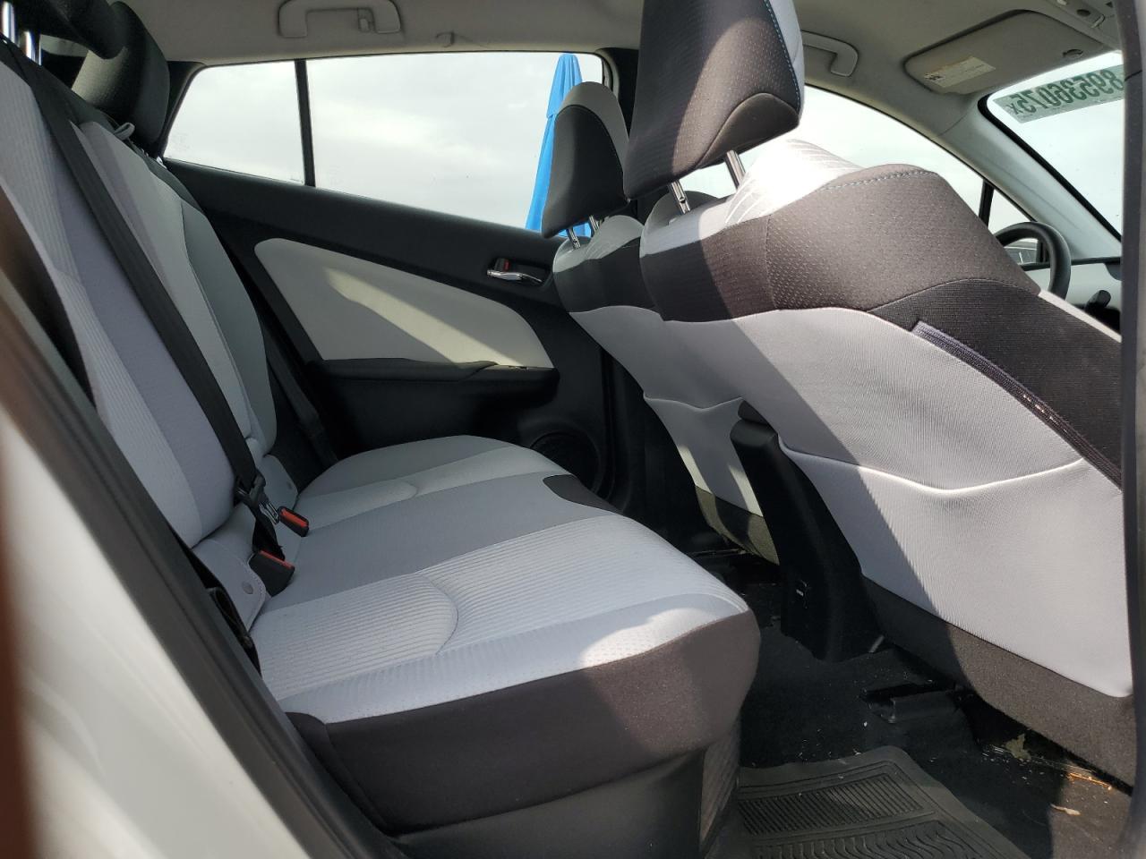 2017 TOYOTA PRIUS