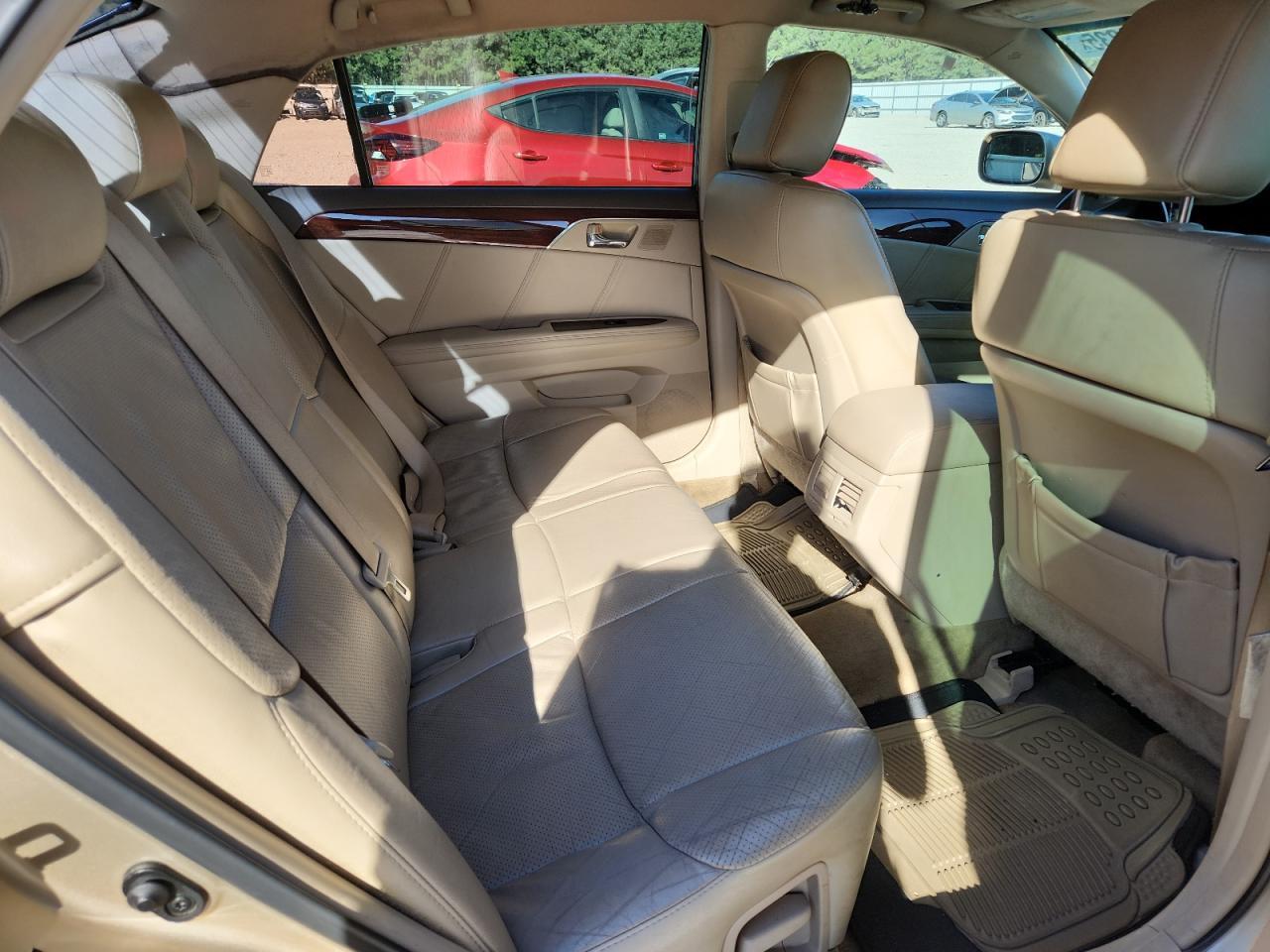 2010 TOYOTA Avalon