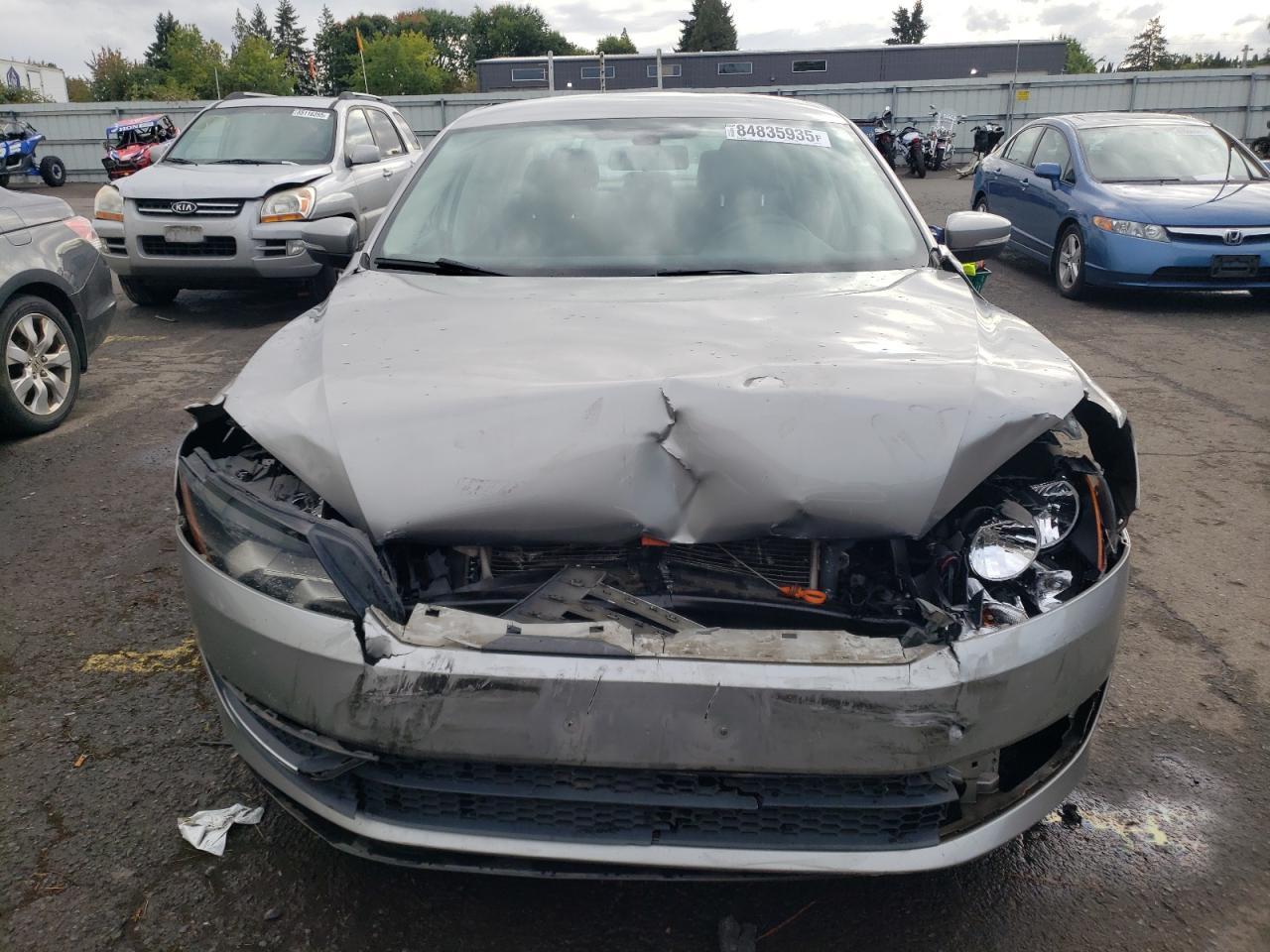 2012 VOLKSWAGEN Passat