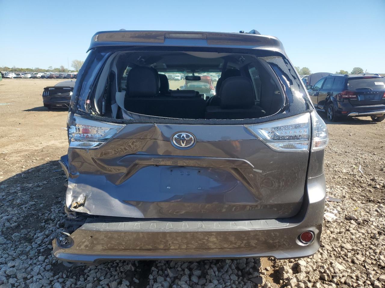 2015 TOYOTA SIENNA