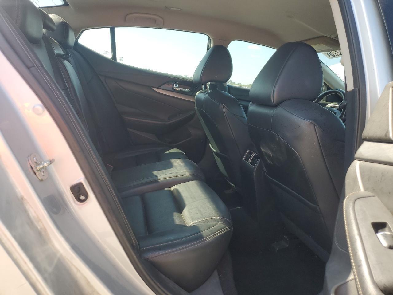 2016 NISSAN Maxima
