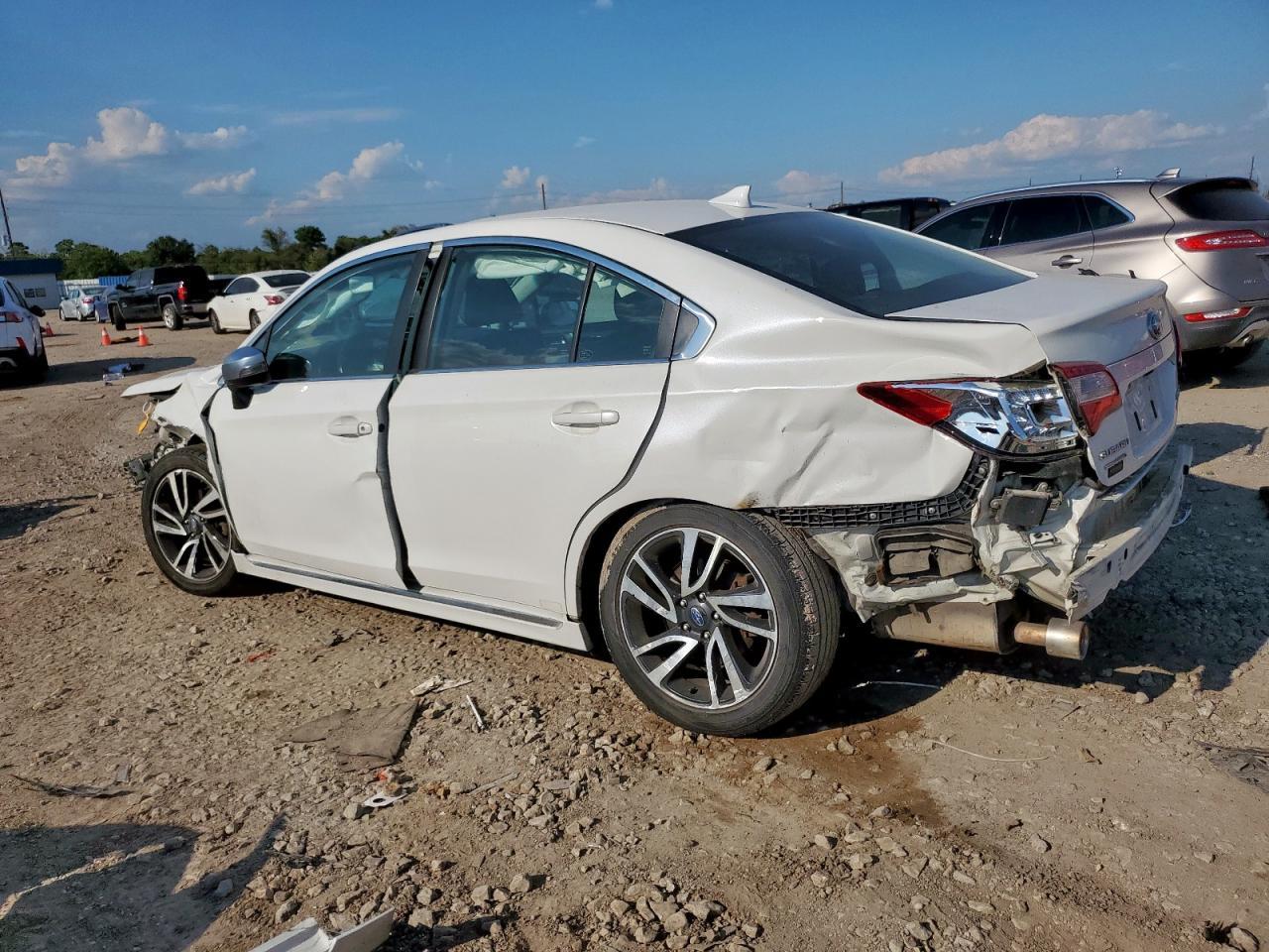 2017 SUBARU Legacy