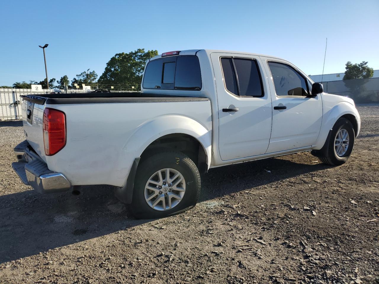 2017 NISSAN Frontier