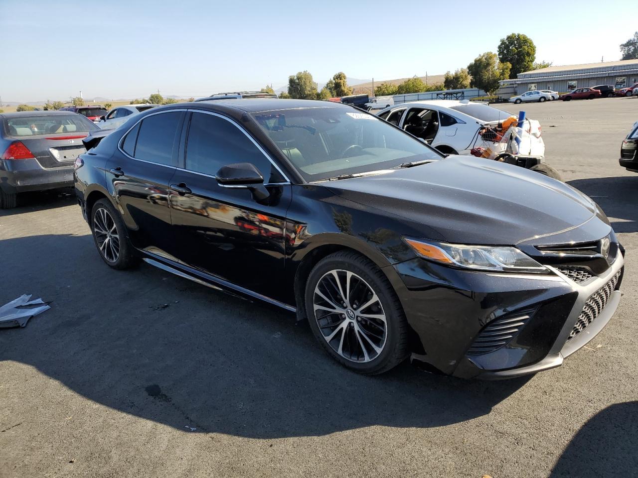 2018 TOYOTA CAMRY