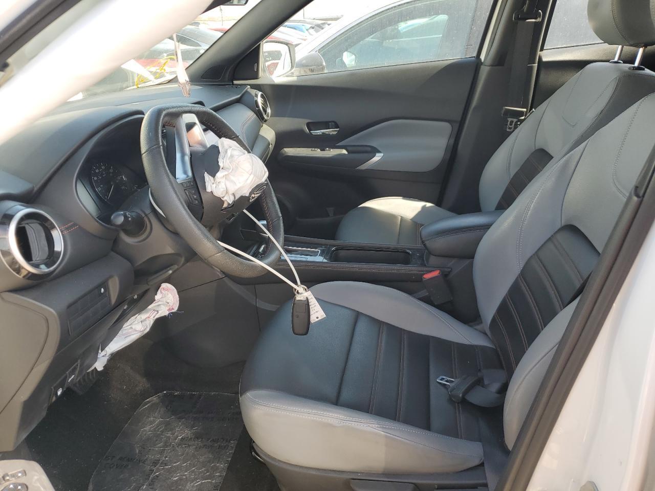 2024 NISSAN KICKS