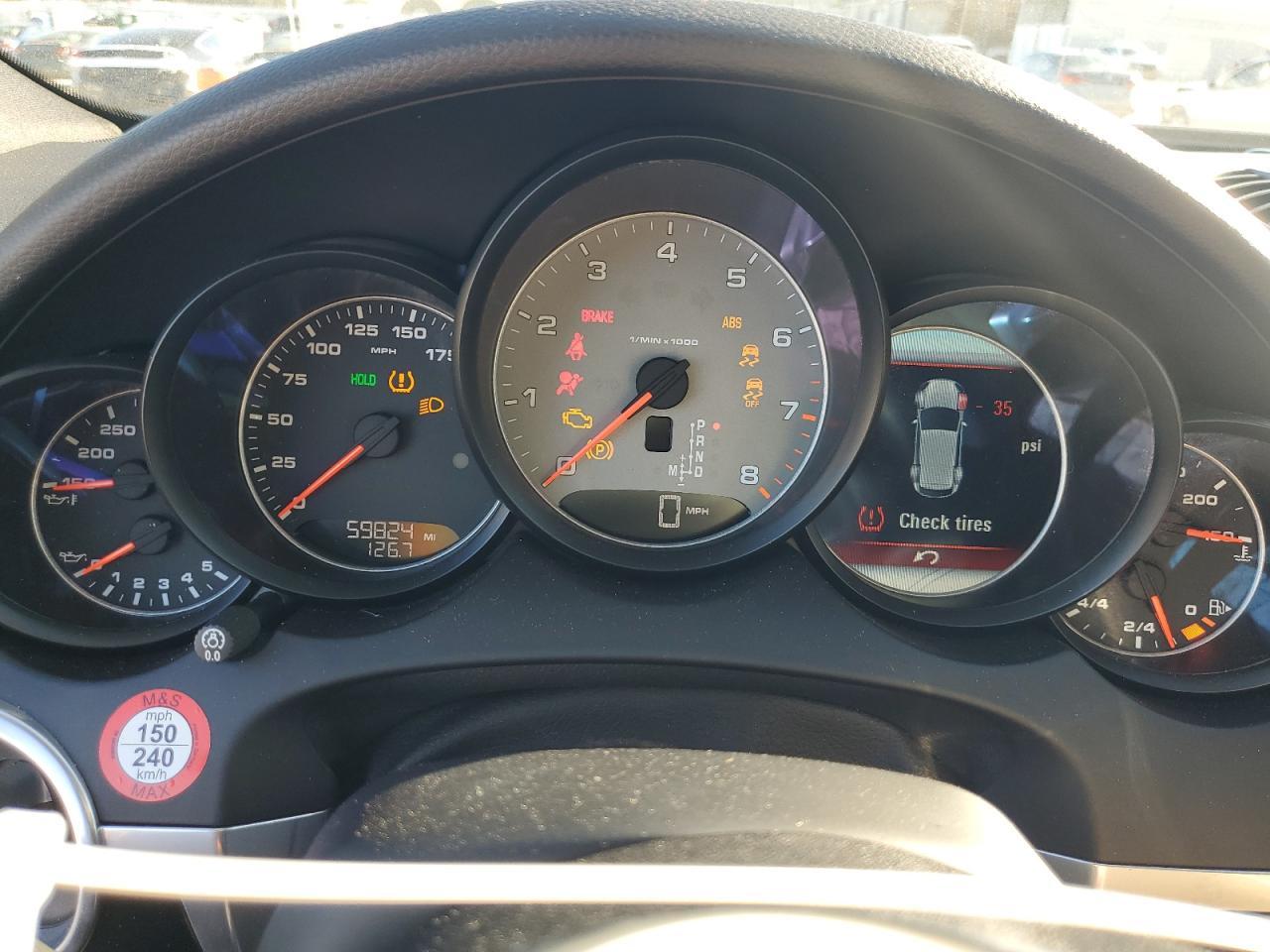 2017 PORSCHE CAYENNE