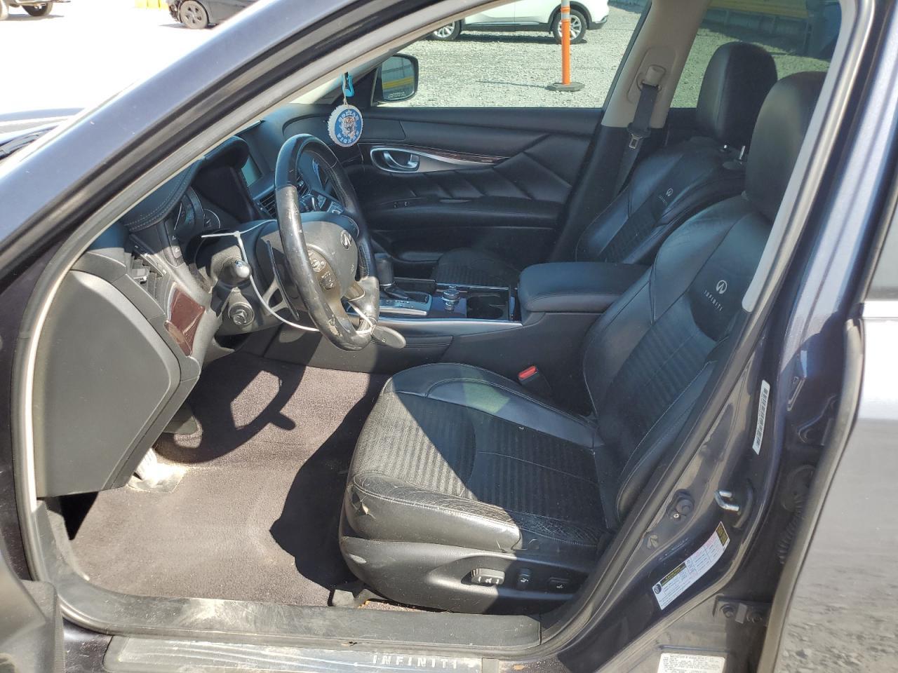 2011 INFINITI M37