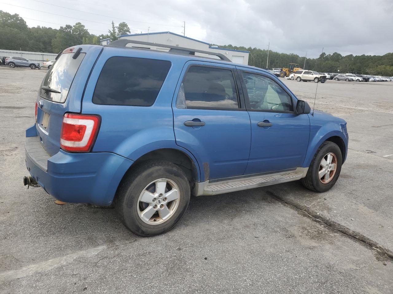 2010 FORD ESCAPE