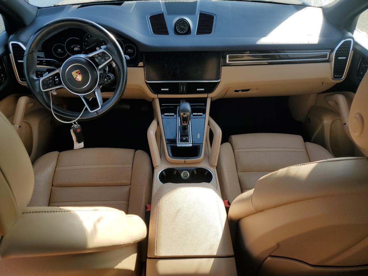 2022 PORSCHE CAYENNE