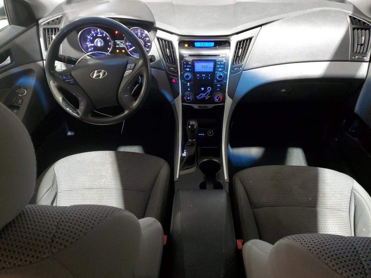 2011 HYUNDAI SONATA