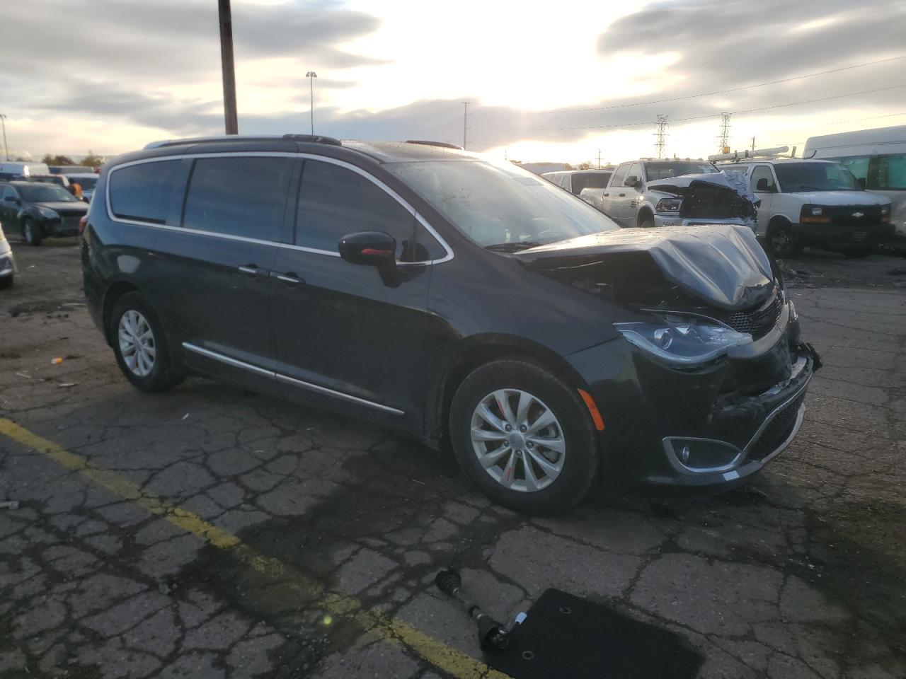 2019 CHRYSLER Pacifica