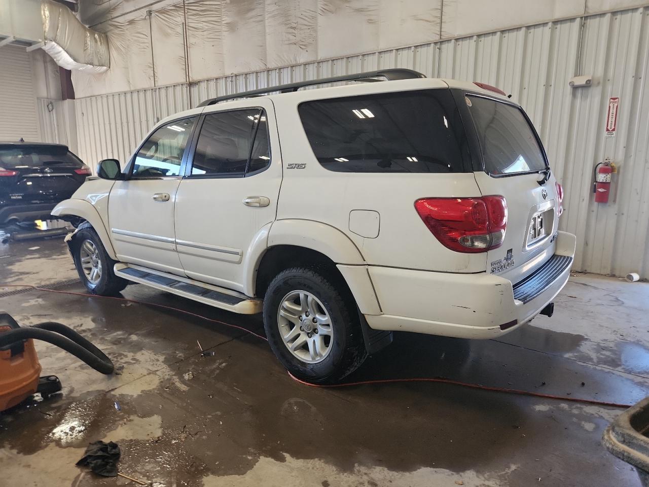 2005 TOYOTA Sequoia