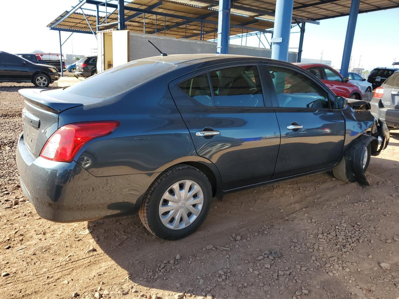 2017 NISSAN VERSA