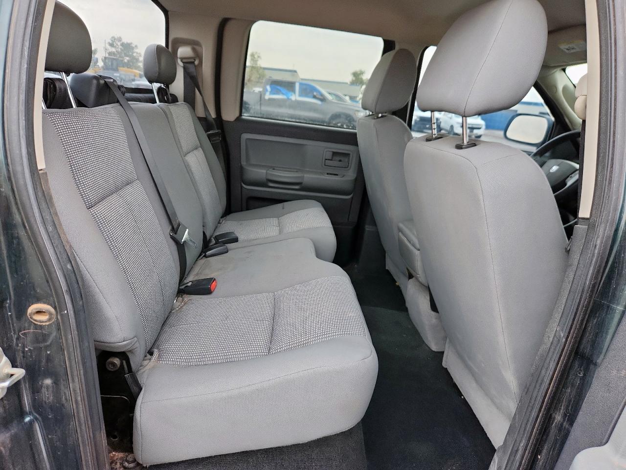 2011 DODGE Dakota