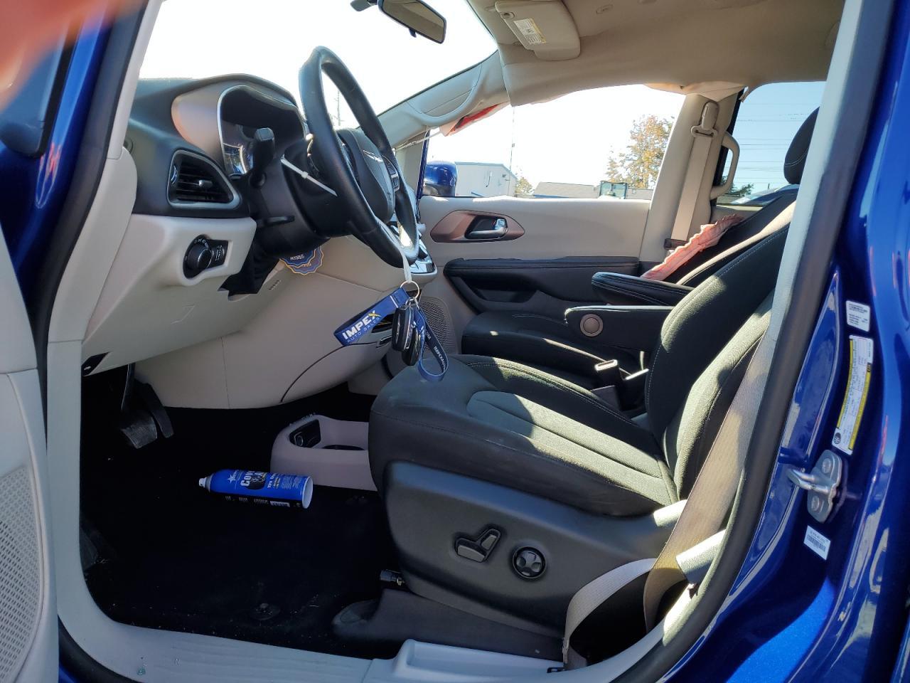 2021 CHRYSLER Voyager