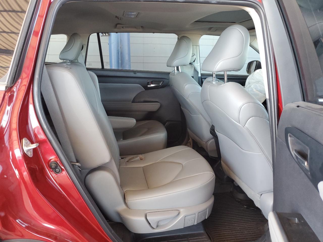 2022 TOYOTA HIGHLANDER