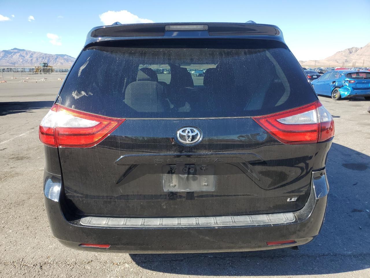 2016 TOYOTA SIENNA