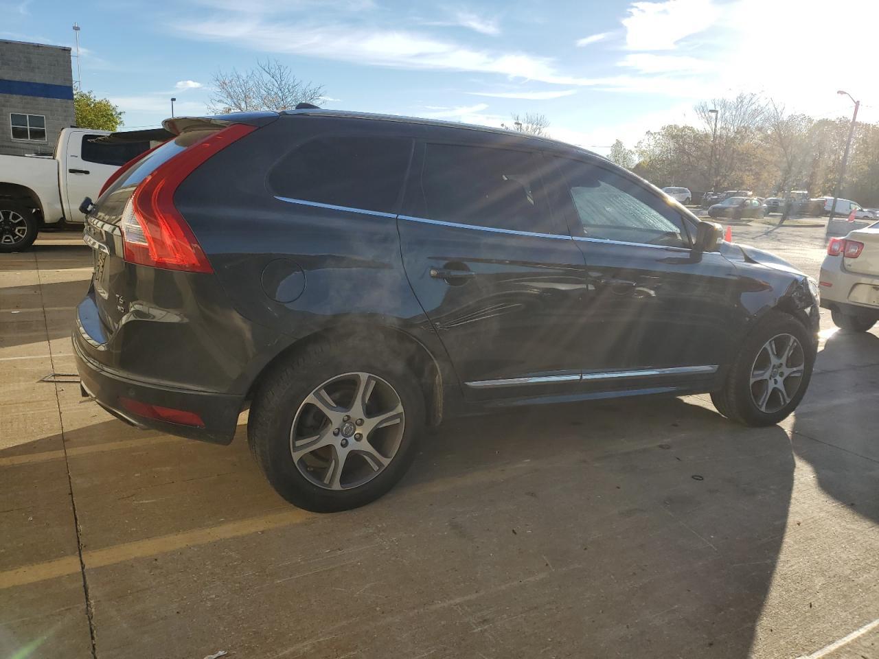 2015 VOLVO XC60