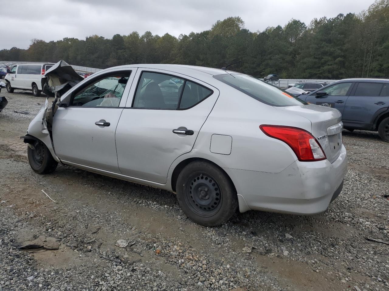 2016 NISSAN VERSA