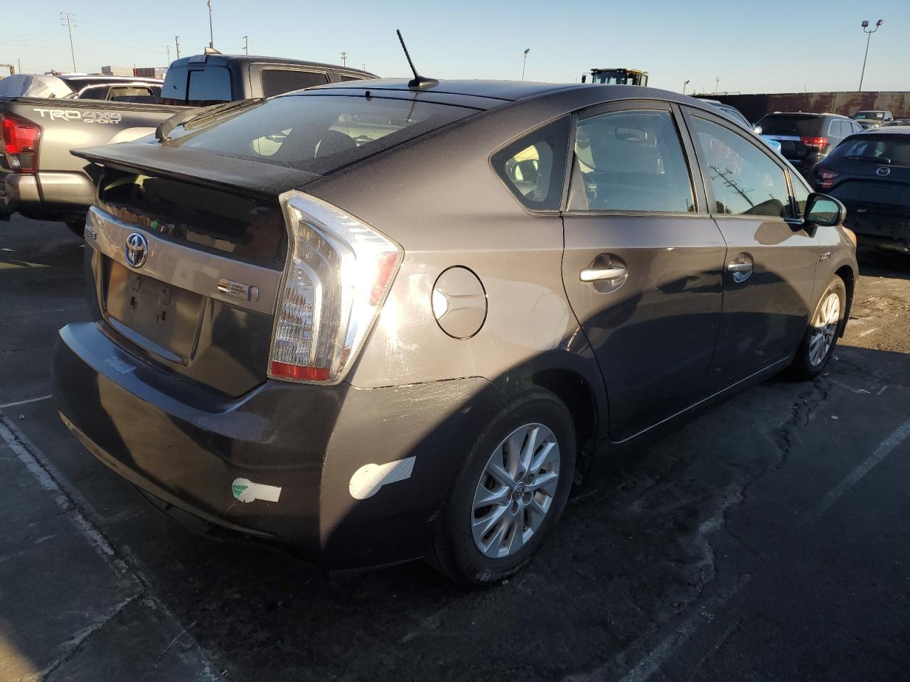 2014 TOYOTA Prius Plug-In