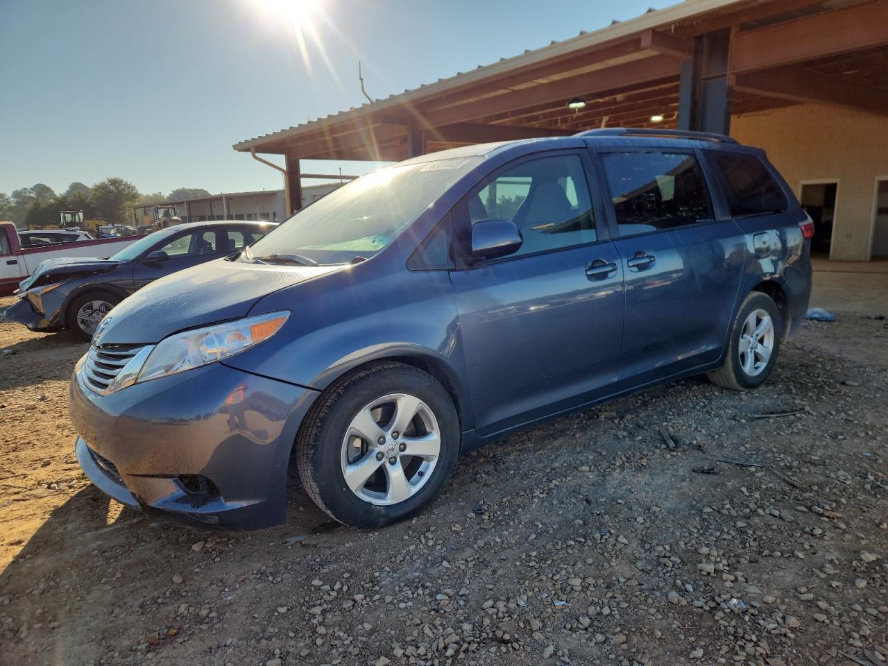 2015 TOYOTA SIENNA