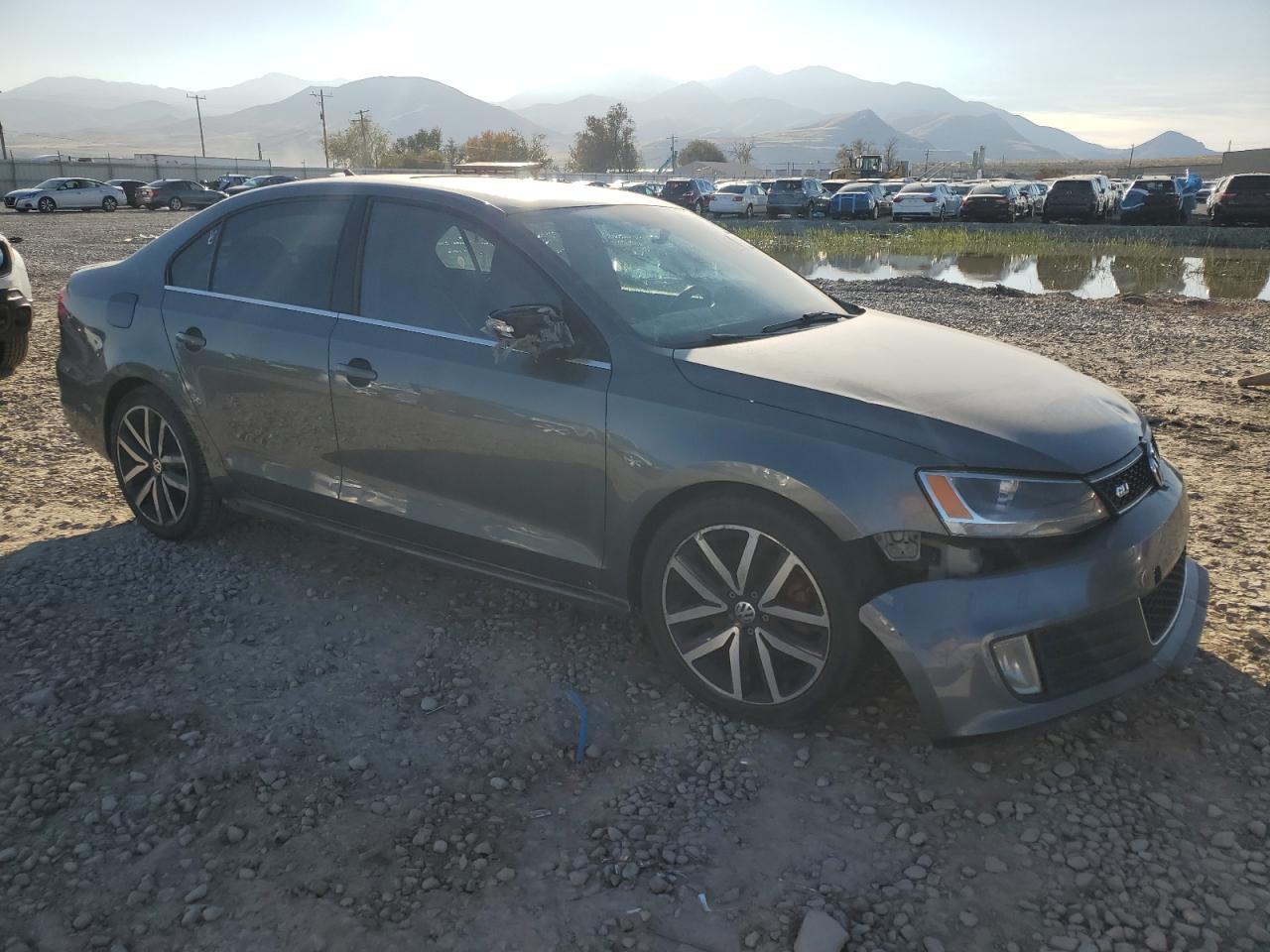 2013 VOLKSWAGEN JETTA