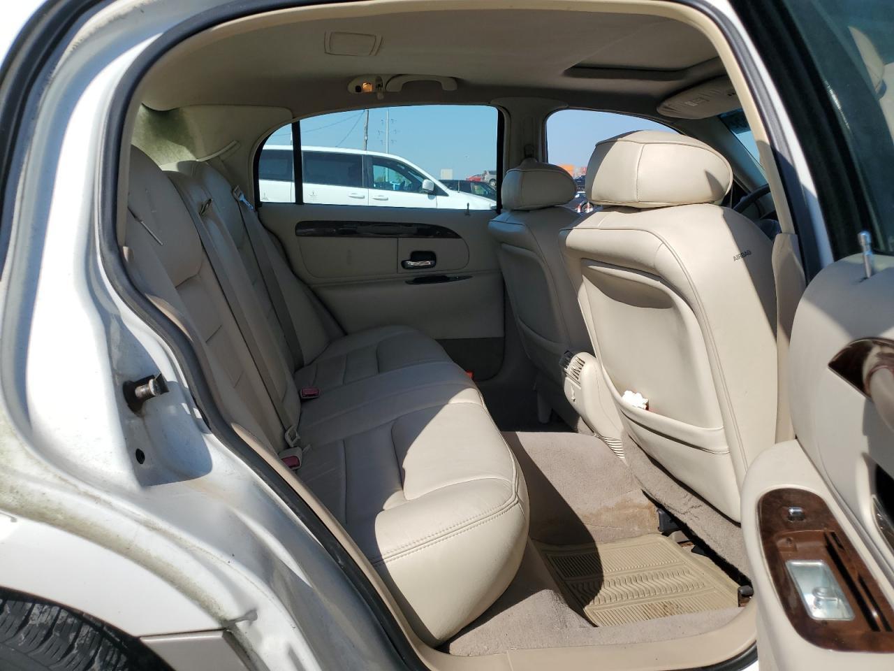 2000 LINCOLN Town Car