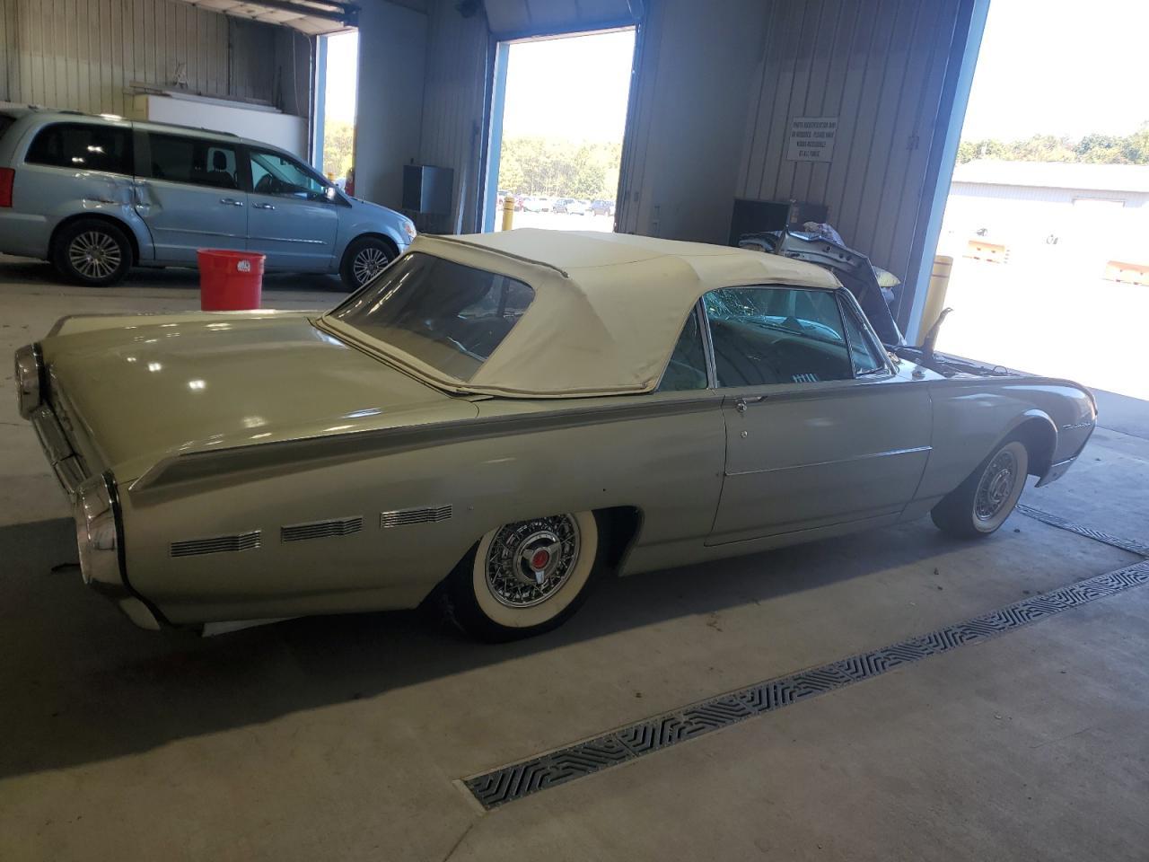 1962 FORD T Bird