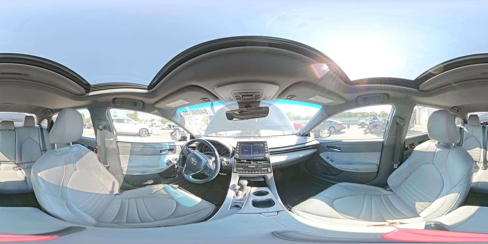 2019 TOYOTA Avalon