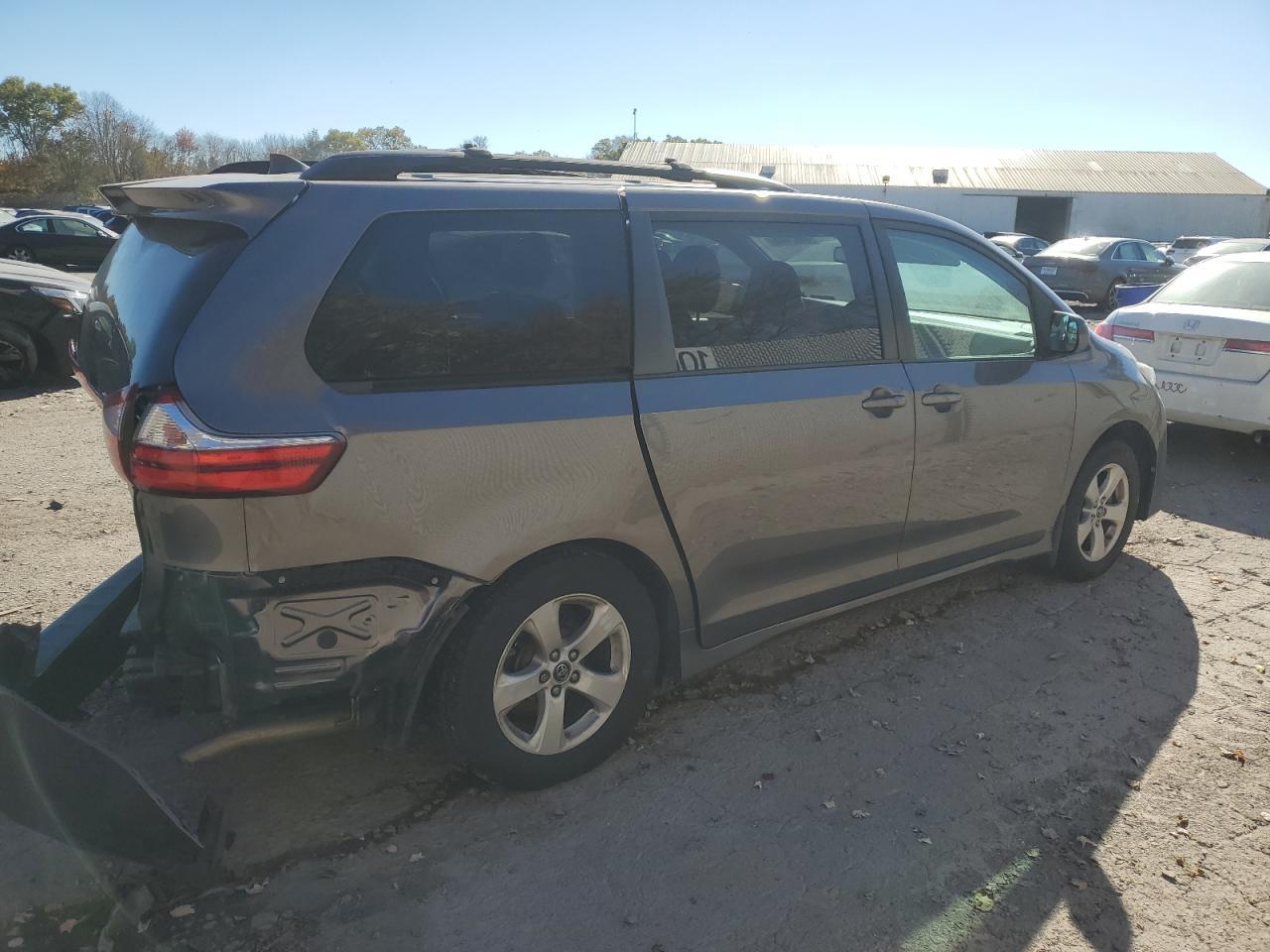 2018 TOYOTA SIENNA