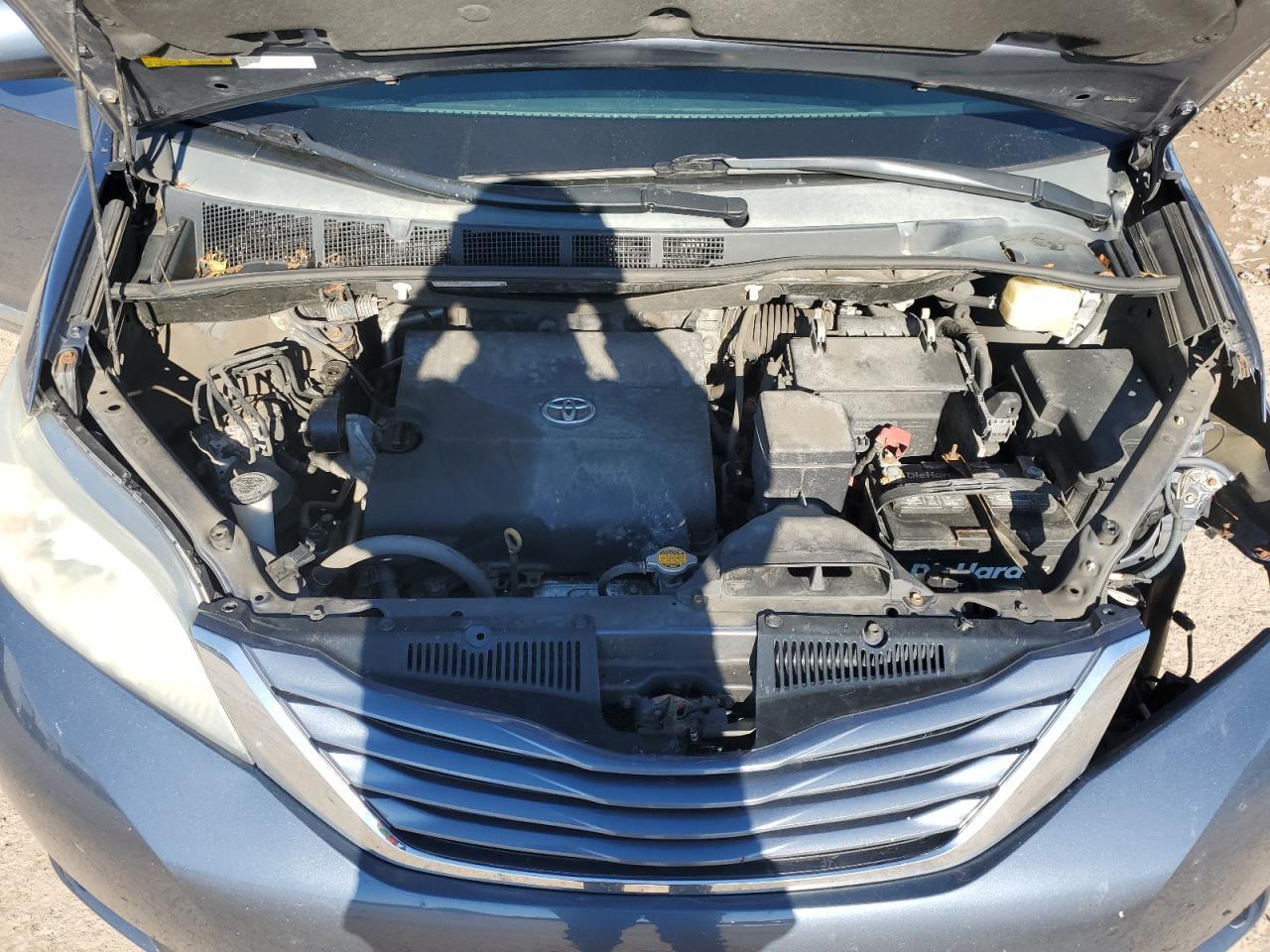 2015 TOYOTA SIENNA