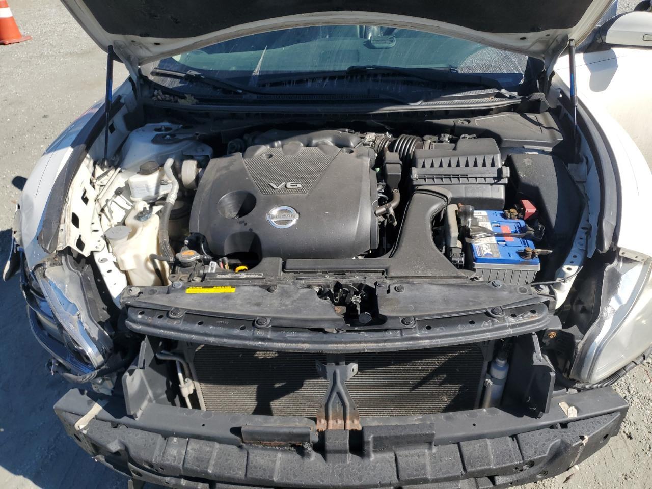 2010 NISSAN Maxima