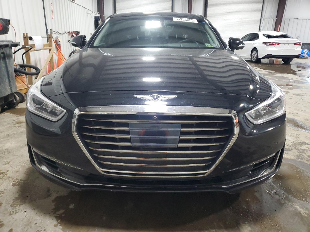 2017 GENESIS G90